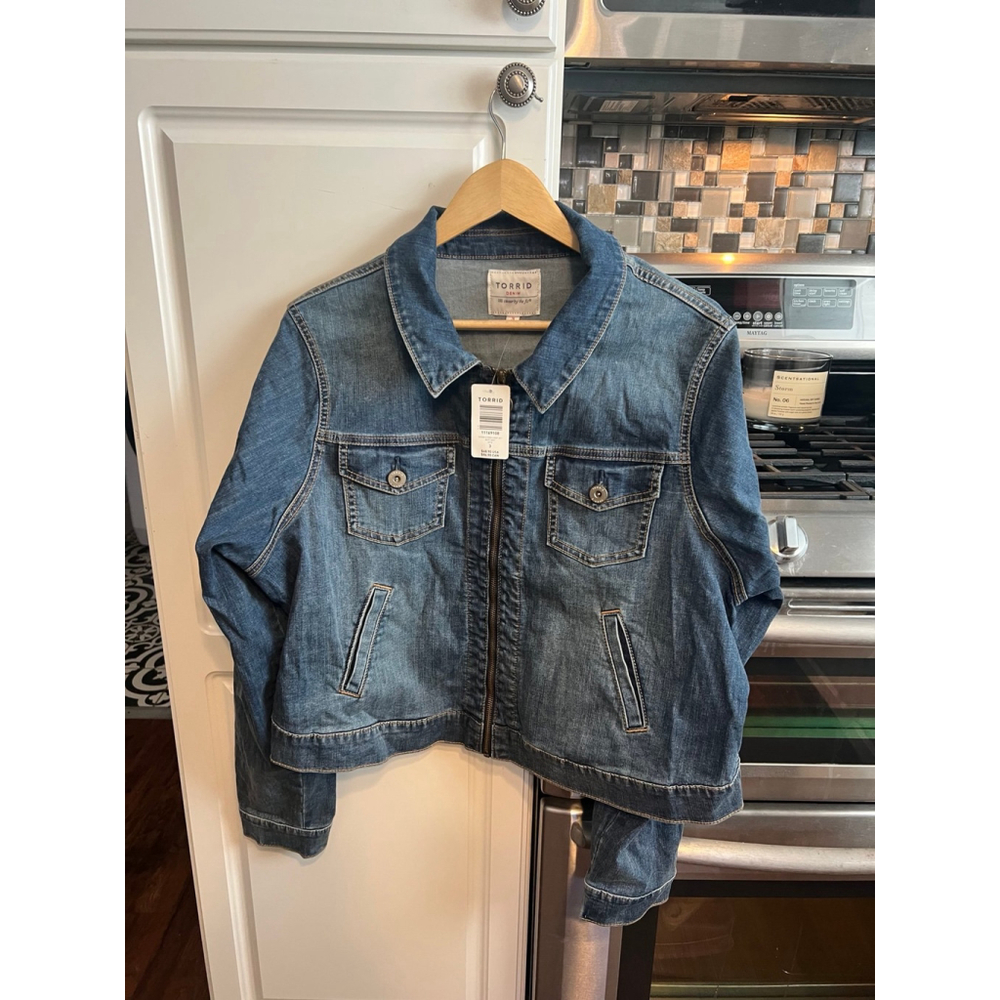 New Torrid Denim O-Ring Crop Denim Jacket
